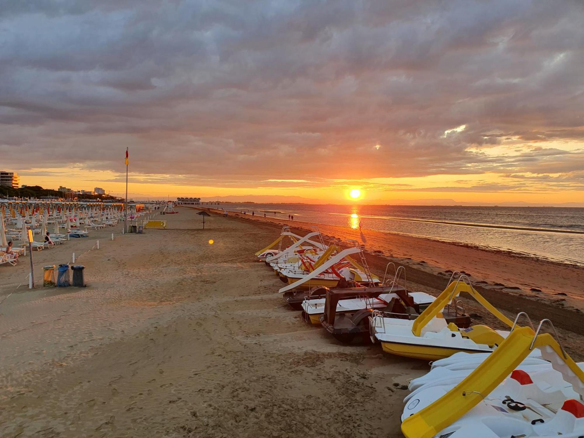 Appart-Hotel Holiday Lignano Sabbiadoro Extérieur photo